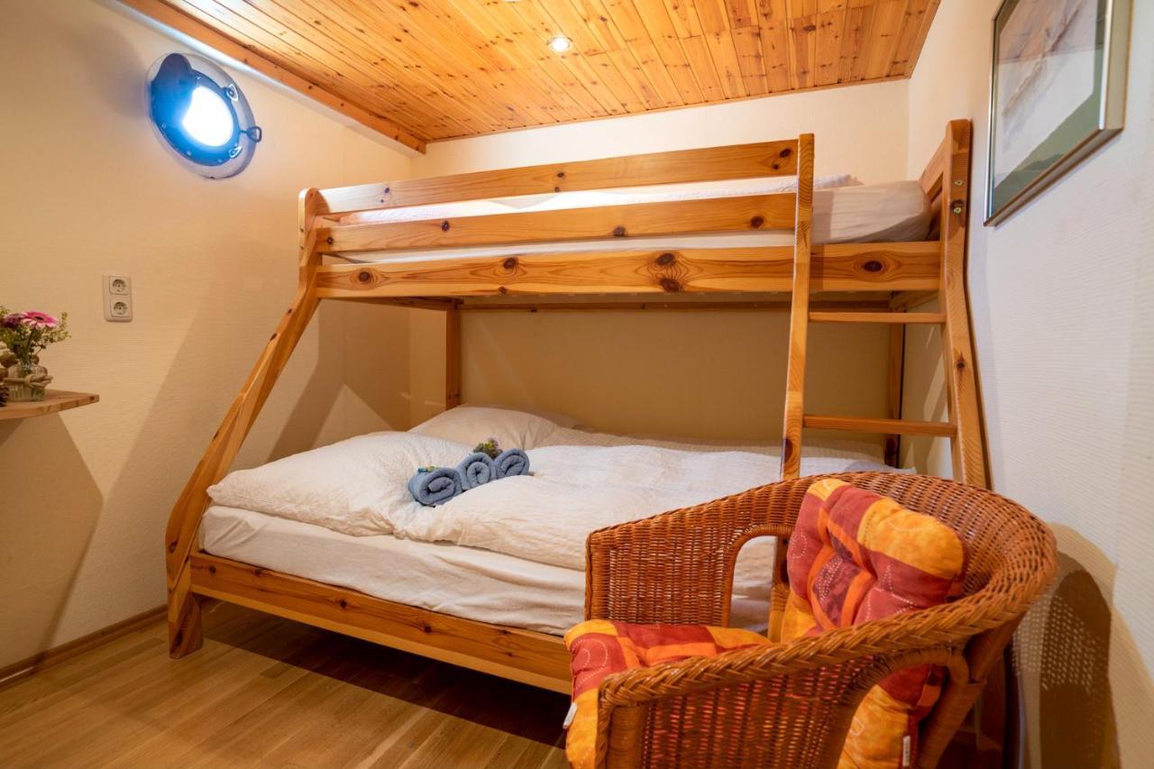 Kuestenmotorschiff Aventura BRE Екстериор снимка
